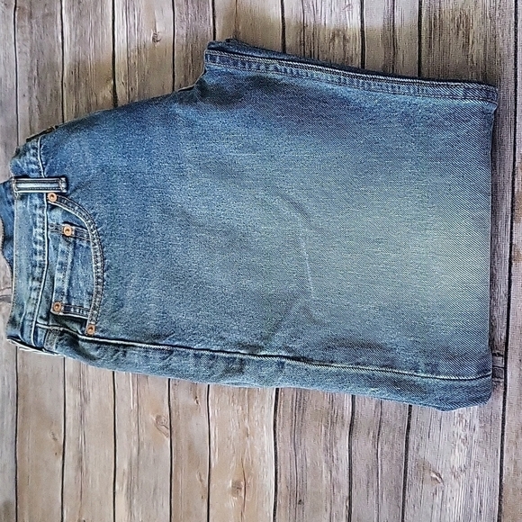 Levi's relaxed fit medium wash jeans with 31" inseam - Picture 4 of 14